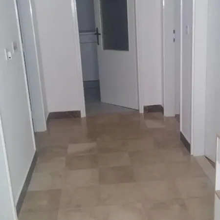 2718a